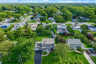 103 Hilary St, West Sayville, NY 11796 - Photo 42
