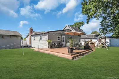 173 N Kings Avenue, Massapequa, NY 11758 - Photo 30