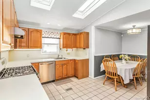 173 N Kings Ave, Massapequa, NY 11758 - Photo 10