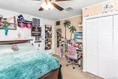 173 N Kings Avenue, Massapequa, NY 11758 - Photo 20