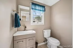 173 N Kings Ave, Massapequa, NY 11758 - Photo 26