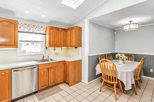 173 N Kings Ave, Massapequa, NY 11758 - Photo 12