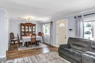 173 N Kings Ave, Massapequa, NY 11758 - Photo 4