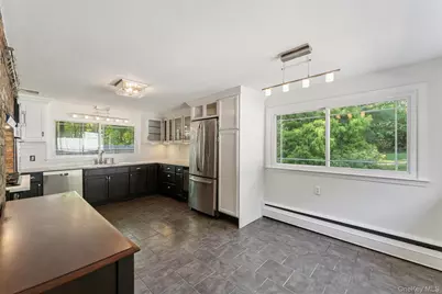 29 Squiretown Road #D, Hampton Bays, NY 11946 - Photo 12