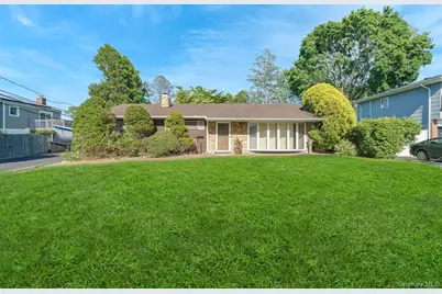 10 Rye Place, Commack, NY 11725 - Photo 1