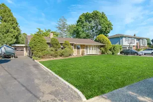 10 Rye Pl, Commack, NY 11725 - Photo 2