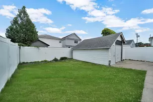 40 S 16th St, New Hyde Park, NY 11040 - Photo 32