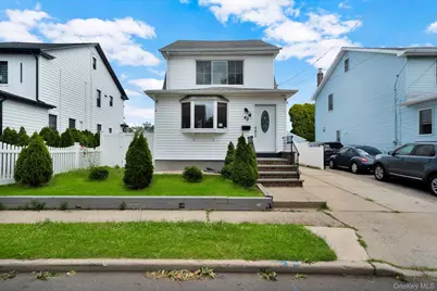 40 S 16 Street, New Hyde Park, NY 11040 - Photo 2