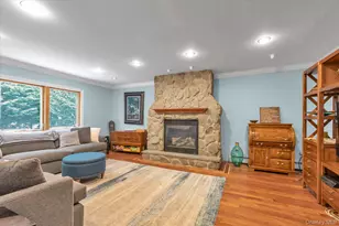 2635 Merrick Ave, Merrick, NY 11566 - Photo 10