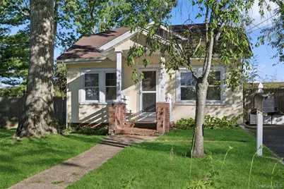 36 Lakeview Court, Ronkonkoma, NY 11779 - Photo 2