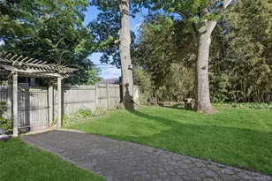 36 Lakeview Ct, Ronkonkoma, NY 11779 - Photo 24