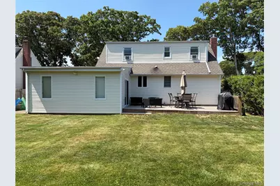 62 Pell Avenue, North Babylon, NY 11703 - Photo 2