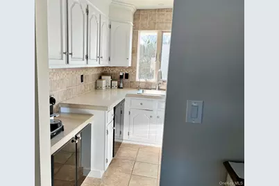 62 Pell Avenue, North Babylon, NY 11703 - Photo 4