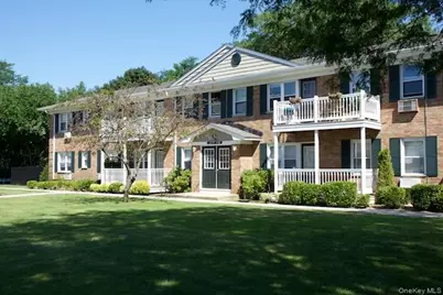 1355 Roanoke Avenue #7g, Riverhead, NY 11901 - Photo 1