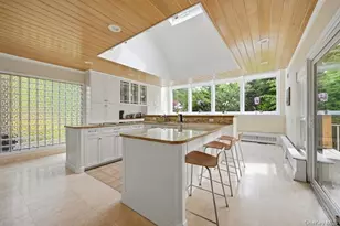 29 Amber Ln, Oyster Bay, NY 11771 - Photo 16