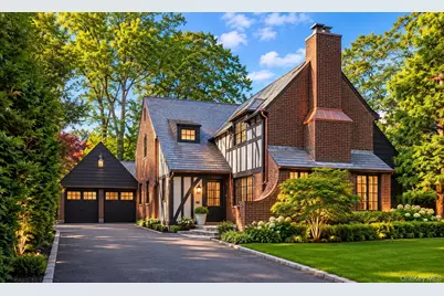 87 Bellows Lane, Manhasset, NY 11030 - Photo 1