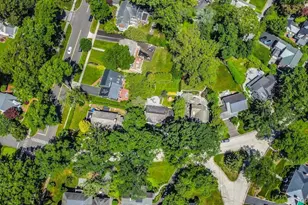 87 Bellows Ln, Manhasset, NY 11030 - Photo 18