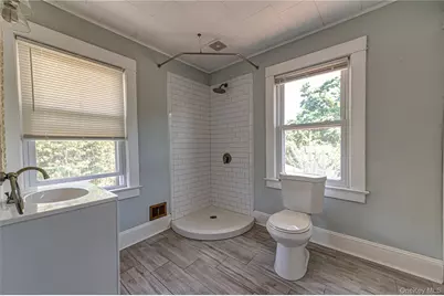 129 Bay Avenue, Patchogue, NY 11772 - Photo 14