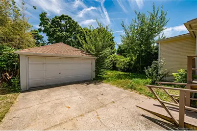 129 Bay Avenue, Patchogue, NY 11772 - Photo 20