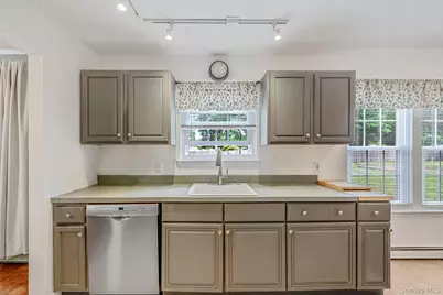4 Green Terrace, Ridge, NY 11961 - Photo 12