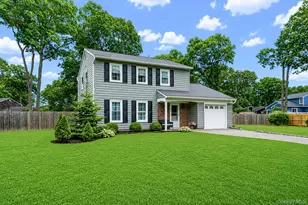 4 Green Terrace, Ridge, NY 11961 - Photo 2