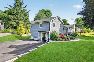 13 Clarkview Rd, New Windsor, NY 12553 - Photo 2