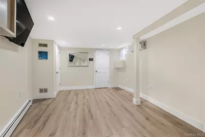 735 E 211th Street, Bronx, NY 10467 - Photo 18