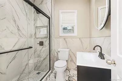 735 E 211th Street, Bronx, NY 10467 - Photo 16