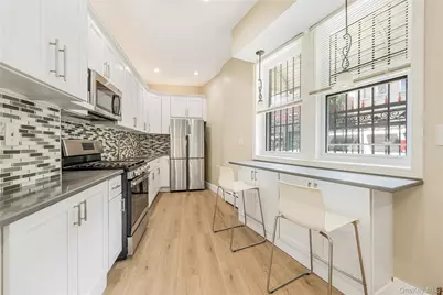 735 E 211th Street, Bronx, NY 10467 - Photo 6