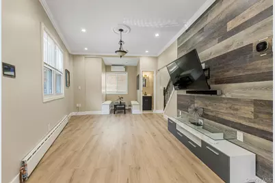 735 E 211th Street, Bronx, NY 10467 - Photo 2