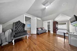 32-15 Murray Ln, Flushing, NY 11354 - Photo 22