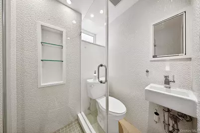 3215 Murray Lane, Flushing, NY 11354 - Photo 34