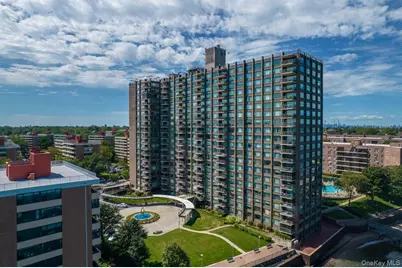 166-25 Powells Cove Boulevard #17F, Whitestone, NY 11357 - Photo 1