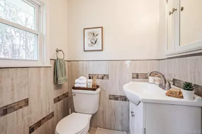 1 Moore Avenue, Hempstead, NY 11550 - Photo 16