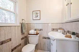 1 Moore Ave, Hempstead, NY 11550 - Photo 16