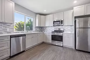 1 Moore Ave, Hempstead, NY 11550 - Photo 6