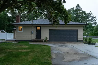 64 Lincoln Avenue, Mastic Beach, NY 11951 - Photo 4