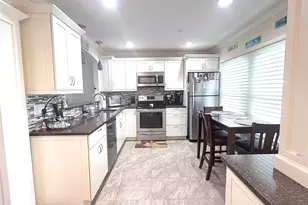 32 Hearthside Dr, Mount Sinai, NY 11766 - Photo 4