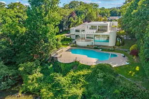 1 Foxwood Rd, Great Neck, NY 11024 - Photo 40