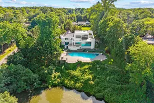 1 Foxwood Rd, Great Neck, NY 11024 - Photo 44