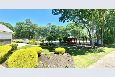 112 Dorado Court S, Middle Island, NY 11953 - Photo 40