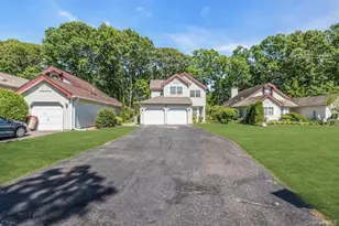 112 Dorado Ct S, Middle Island, NY 11953 - Photo 2