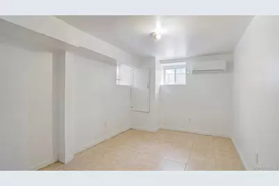 937 E 225th Street, Bronx, NY 10466 - Photo 16