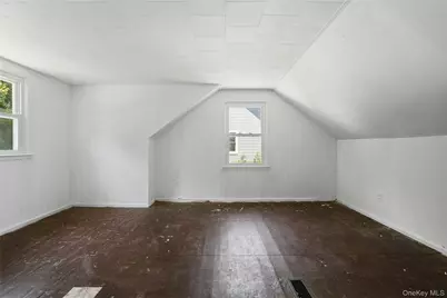 1090 South Drive, Merrick, NY 11566 - Photo 16