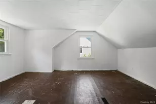 1090 South Dr, Merrick, NY 11566 - Photo 16