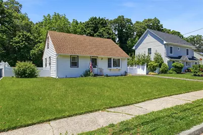 1090 South Drive, Merrick, NY 11566 - Photo 2
