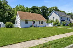 1090 South Dr, Merrick, NY 11566 - Photo 2