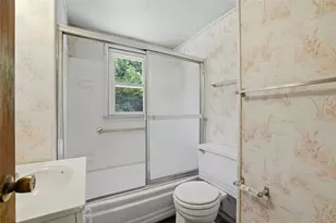 1090 South Dr, Merrick, NY 11566 - Photo 18
