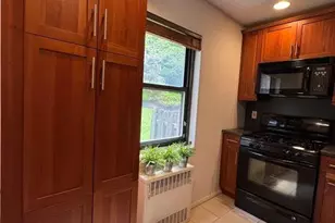 313 Main St, Roslyn, NY 11576 - Photo 10