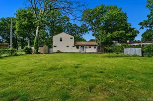 110 Queen St, Bay Shore, NY 11706 - Photo 12